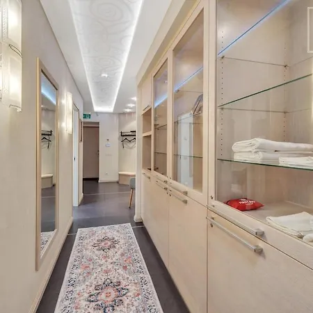Boutique Flat - Shower - Sound System *