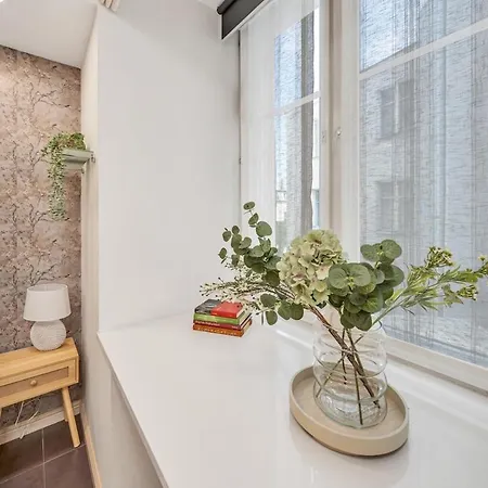 Boutique Flat - Shower - Sound System *